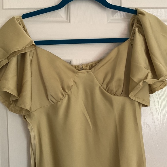 Light Green flutter sleeve MIDI dress - Picture 2 of 2